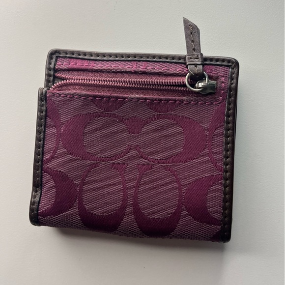 Coach Plum Soho Signature Bag F13740. Comes with small coach wallet!! - Picture 5 of 10